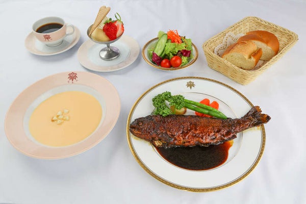 【千葉県内発】 憧れの日光金谷ホテル伝統ランチと専門ガイド同行世界遺産日光東照宮 日帰り3